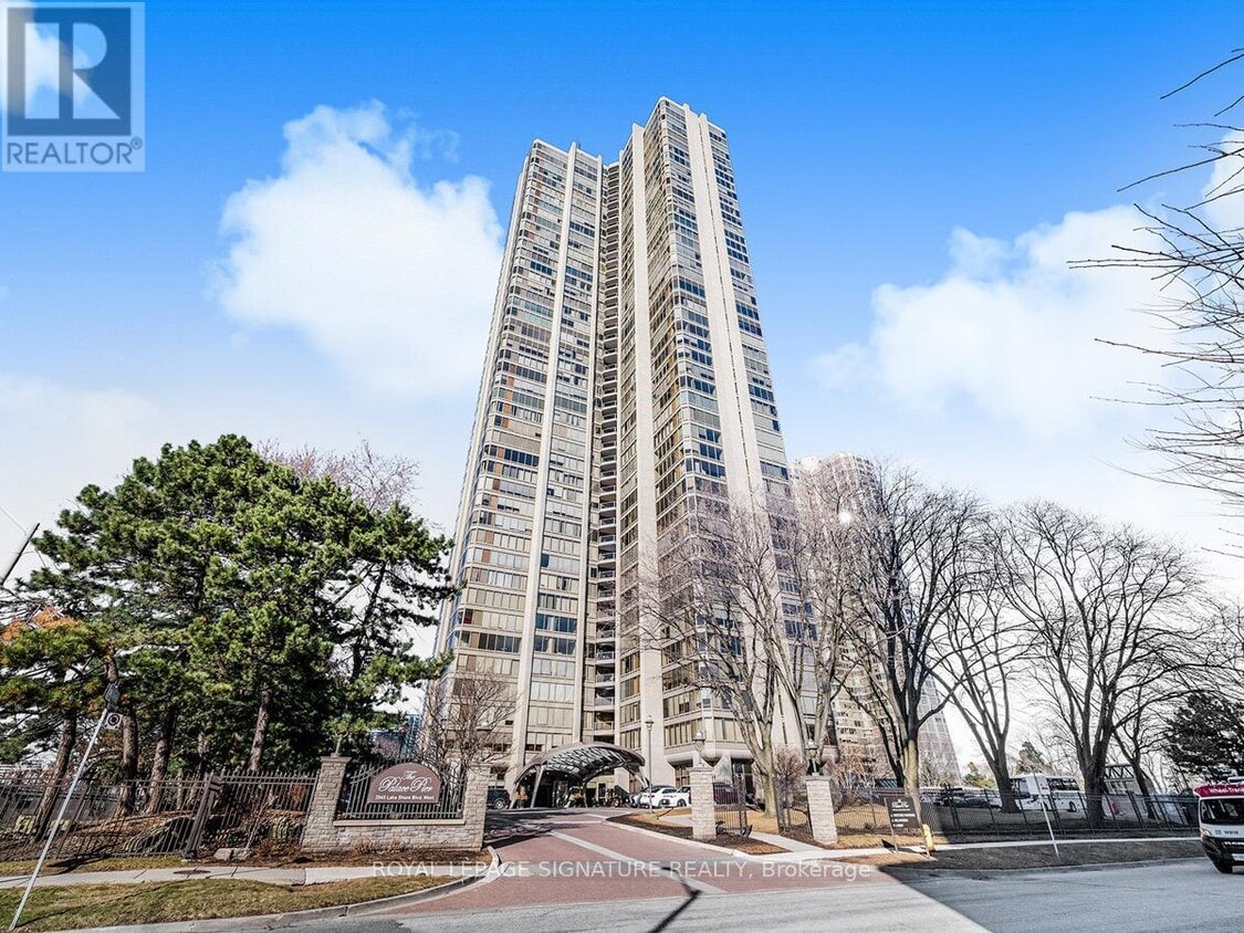Photo principale - 2045-2045 Lake Shore Blvd W