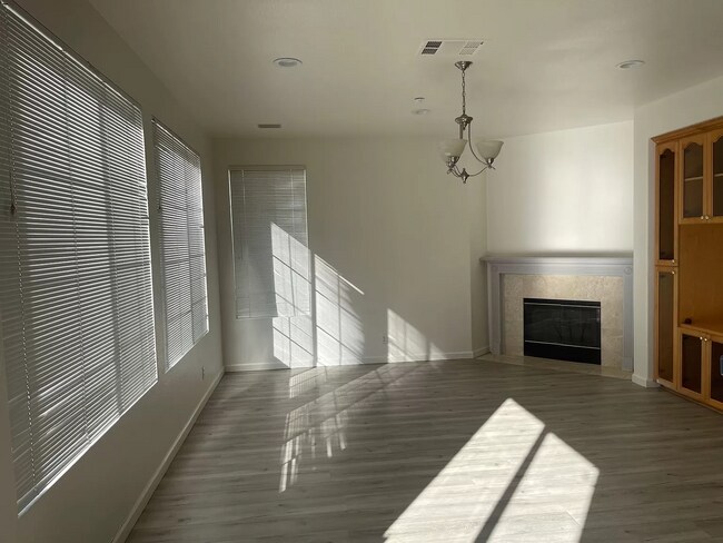 Building Photo - 30743 Knight Ct