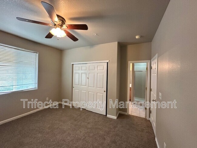 Building Photo - 2845 Willow Tree Ln