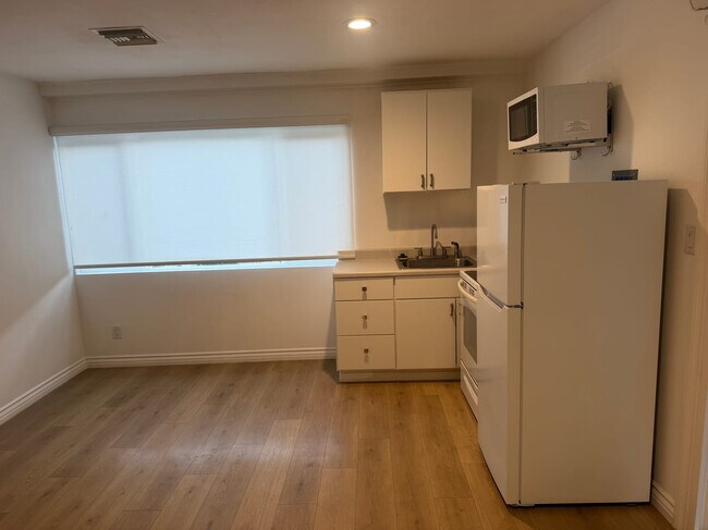 Building Photo - 7046 Darnoch Way