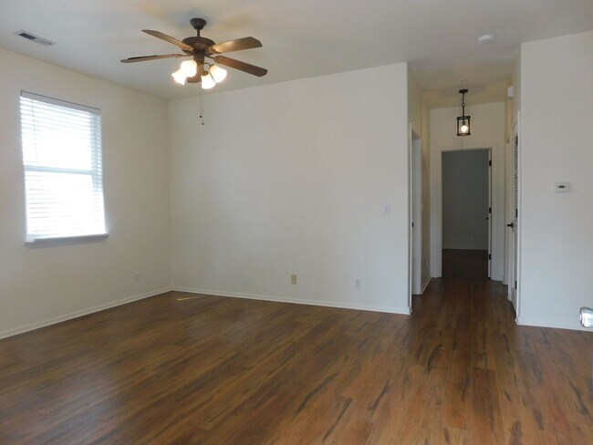 Building Photo - 2485 Fountainhead Blvd