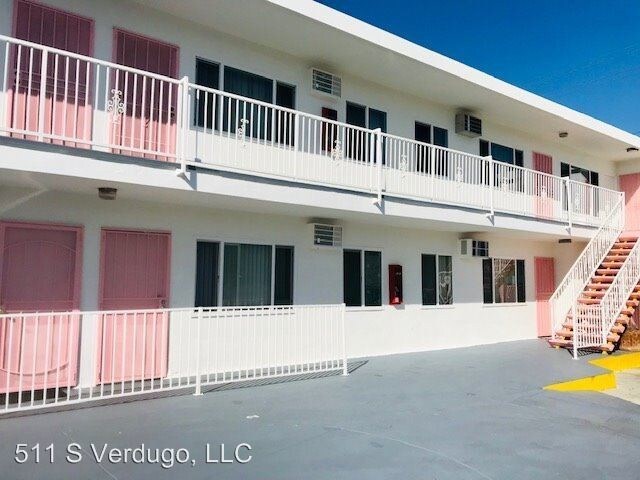 Foto principal - 511 S Verdugo Rd