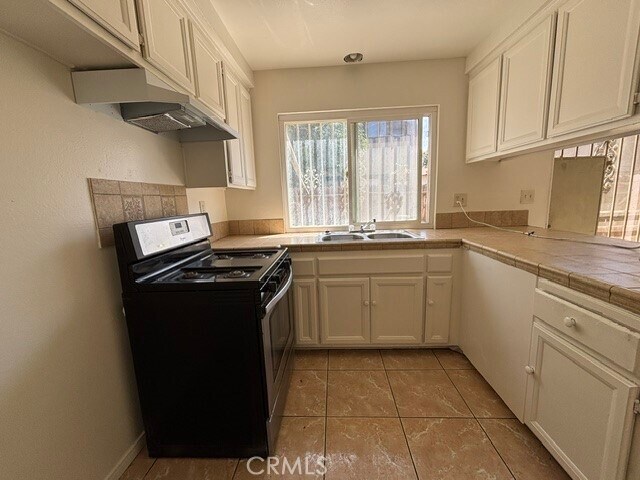 Foto del edificio - 7925 Midhurst Dr