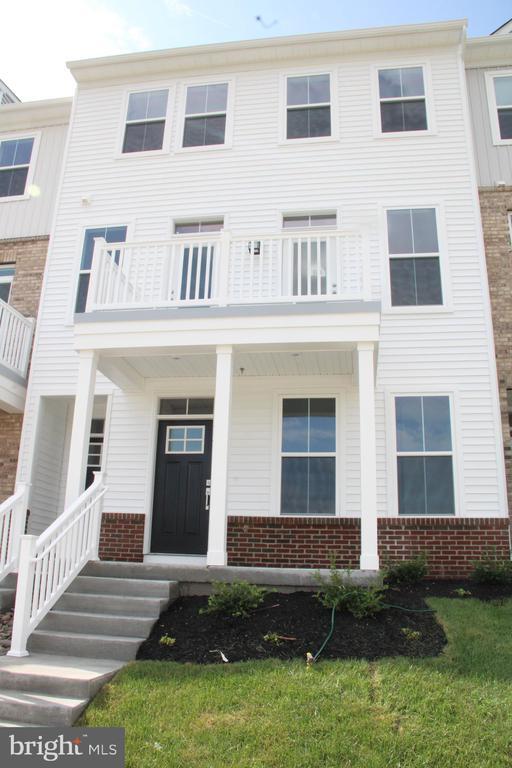 Primary Photo - 715 Platinum Dr