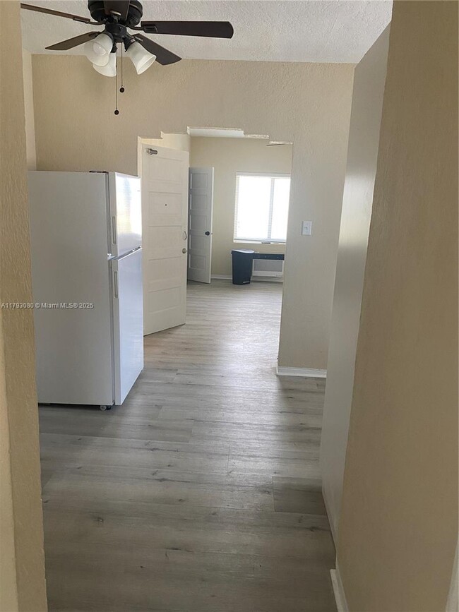 Building Photo - 711 SW 21st Ave