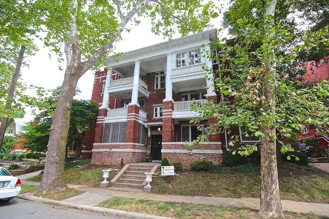 Building Photo - 912 -914 East 41st Street