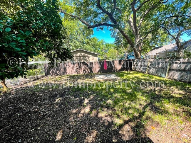 Foto del edificio - 409 Grace St