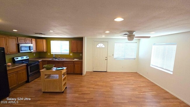 Building Photo - 1428 S 10th Ave