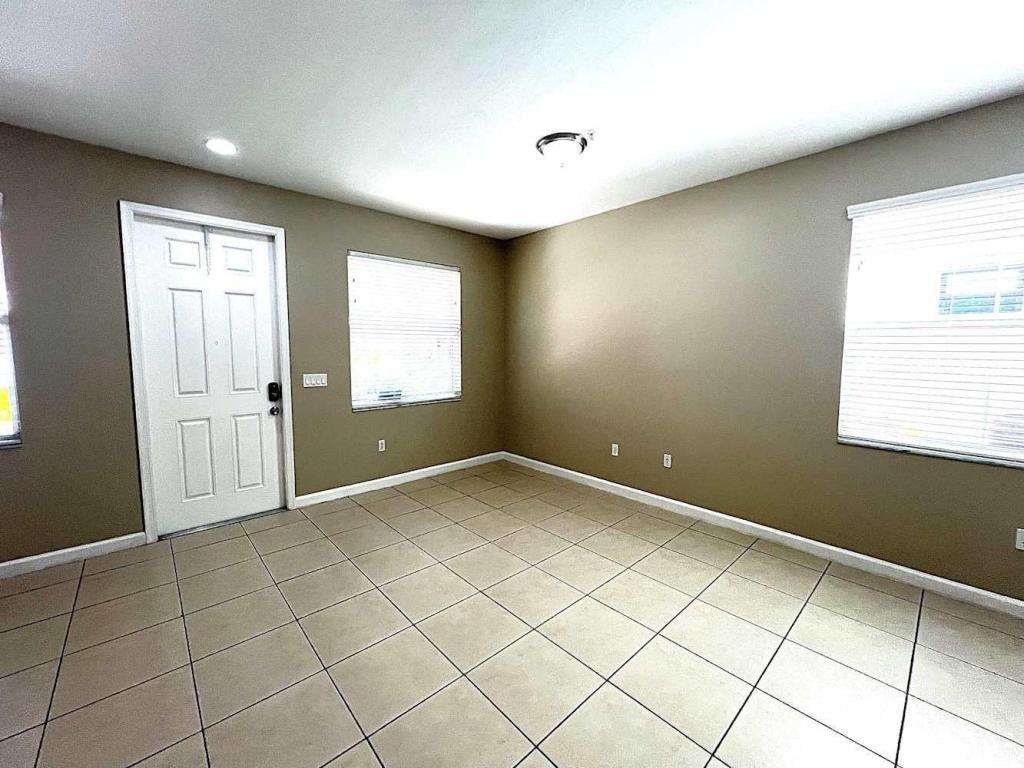 Foto principal - 12643 NW 32nd Ct