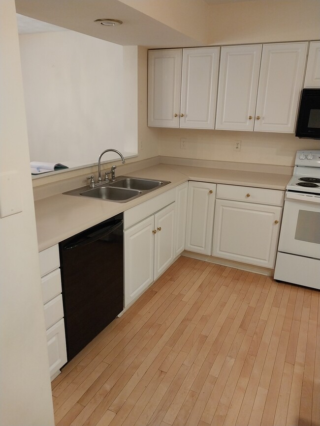 Building Photo - 3912 Vineyard Green Dr