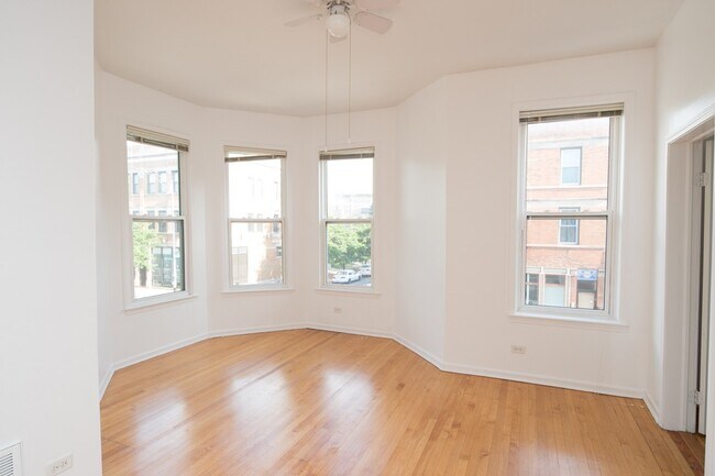 Foto del edificio - 3616 W Wrightwood Ave