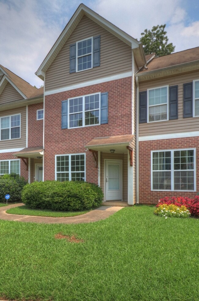 Building Photo - 4682 Ernest Dr