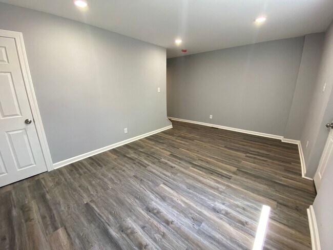 Building Photo - Newly Rehabbed 3 Bed 1 Bath
