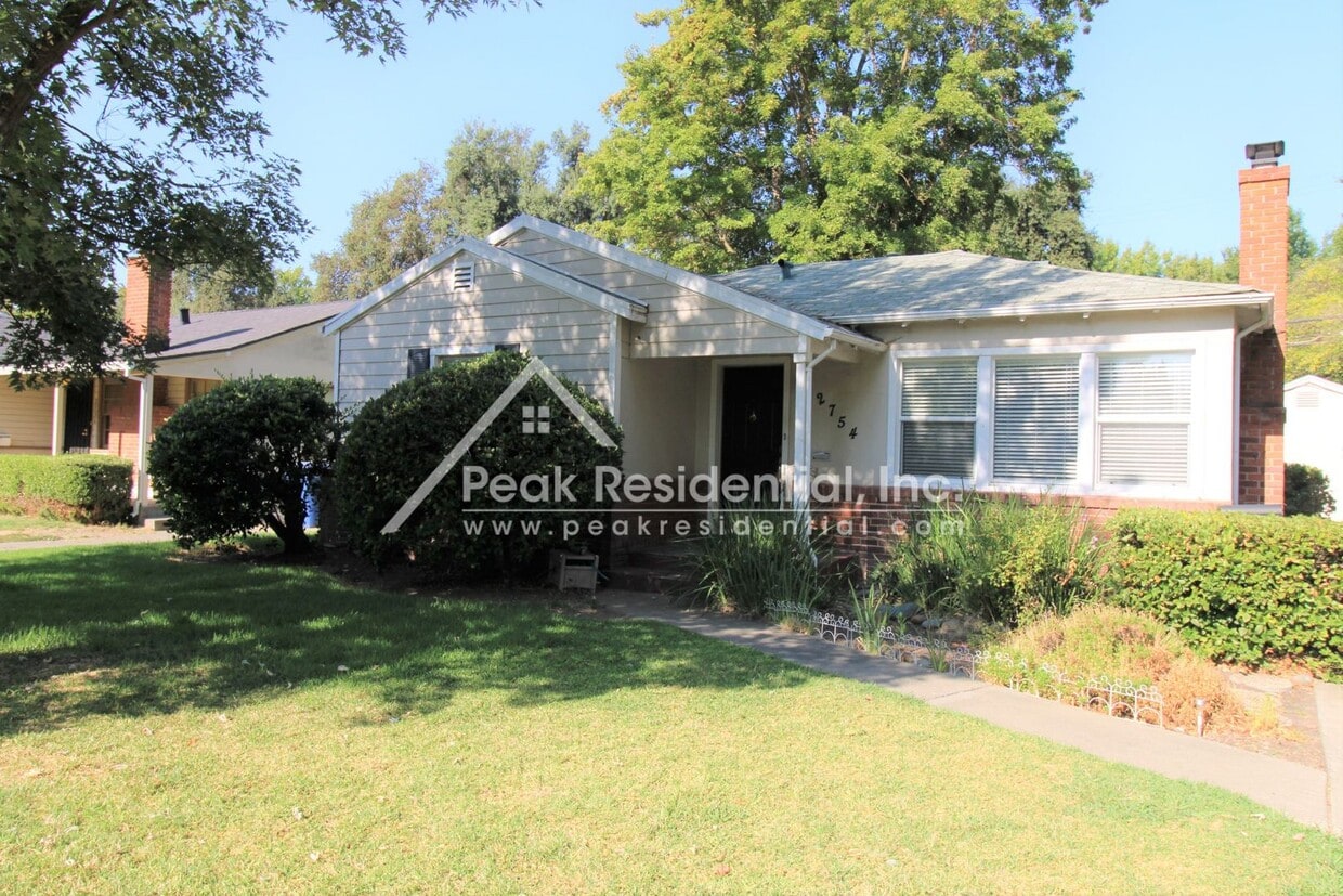 Primary Photo - Wonderful Land Park Area 2bd/1ba House