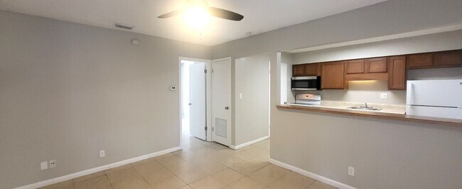 Building Photo - Updated 1BR/1BA Ortega Farms Apartment