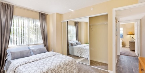 Foto del edificio - 700 Sanctuary Cove Dr