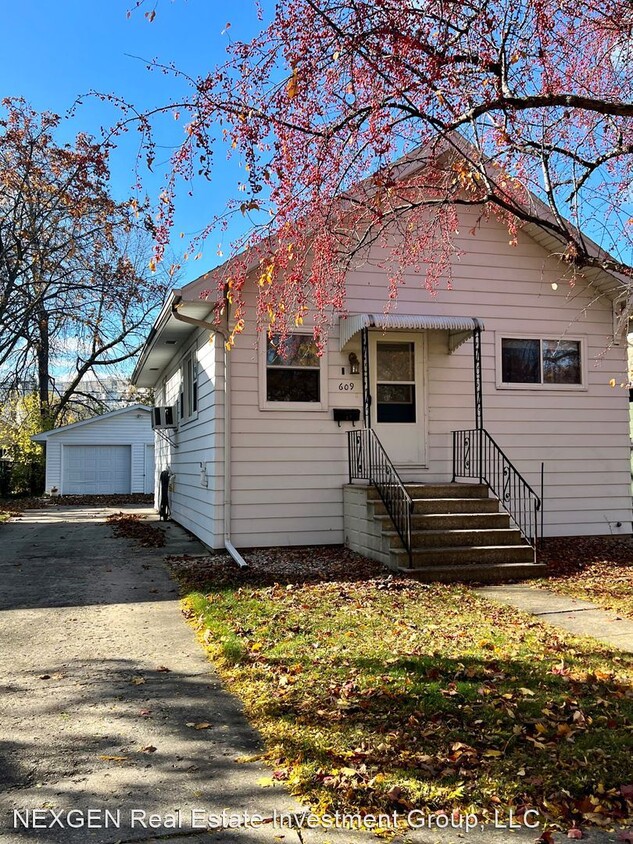 Foto principal - 3 br, 1 bath House - 609 Maple Street