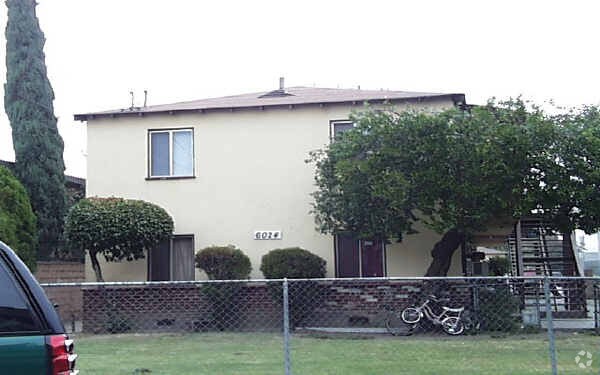 Building Photo - 6024 Hazelhurst Pl