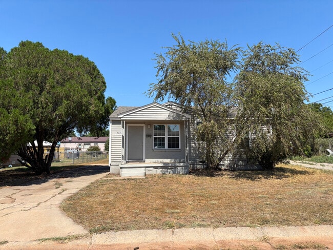 Building Photo - 509 Chris Ave