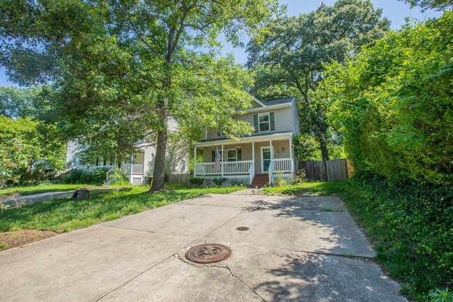 Building Photo - Amazing 3 BR/2.5 BA Single-Family Home in ...
