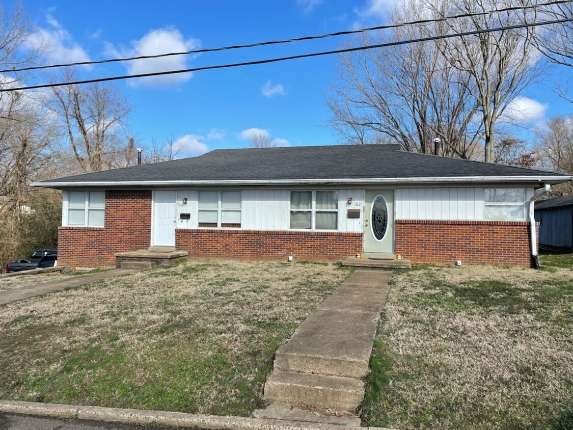 Primary Photo - Hampton Dr