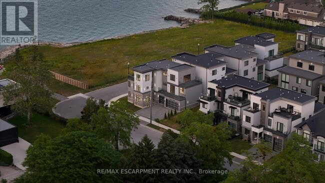 Building Photo - 4 Sunrow Gate