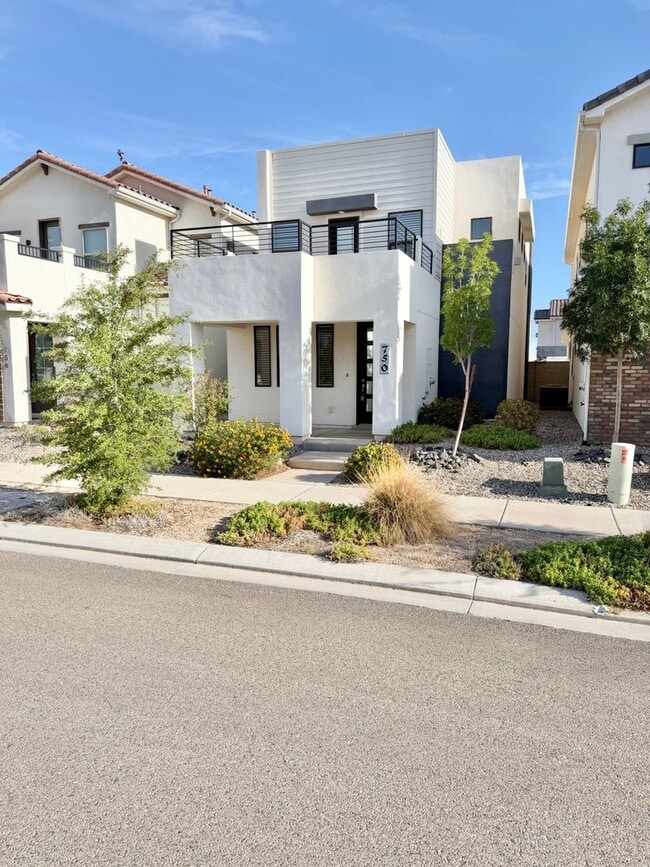 Building Photo - 750 W Scarlet Hill Dr