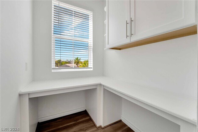 Foto del edificio - 2555 Hampton Rd