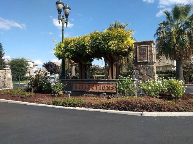 Foto del edificio - 1408 Horizon Ln