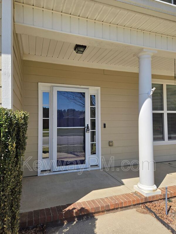 Building Photo - 999 Watermark Dr