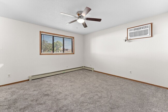 Building Photo - 804 S Charlotte Ave