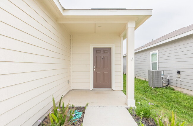 Building Photo - 5631 Pearl Mdw