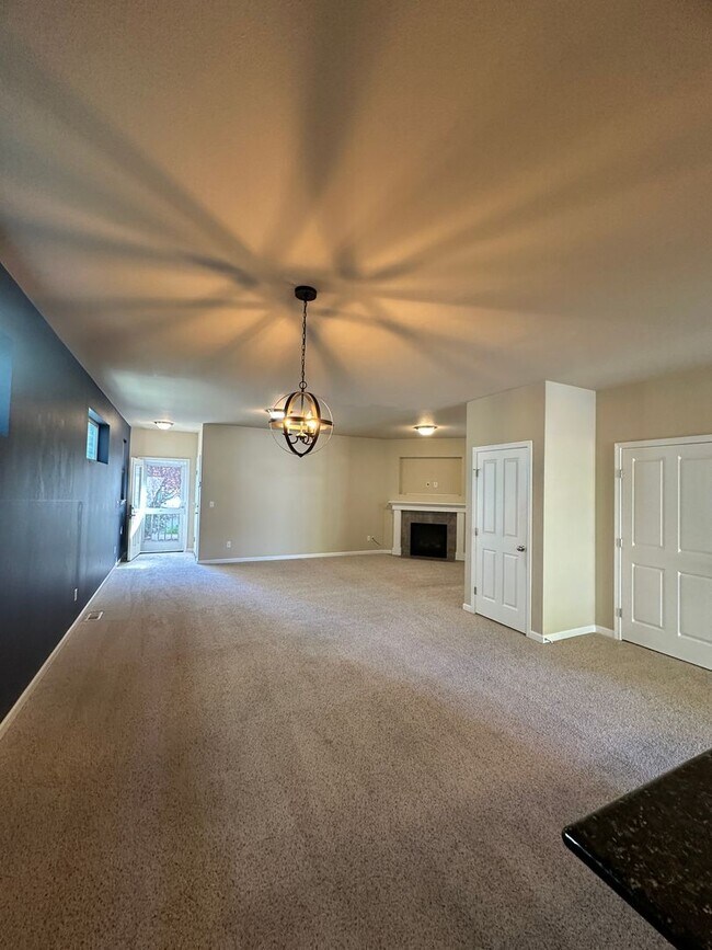 Foto del edificio - 4408 Edgewater Blvd NE
