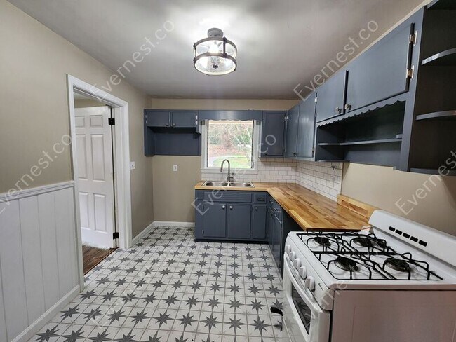 Building Photo - 2685 Harrington Dr