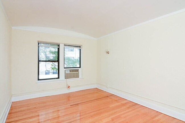 Foto del edificio - 541 W Arlington Pl