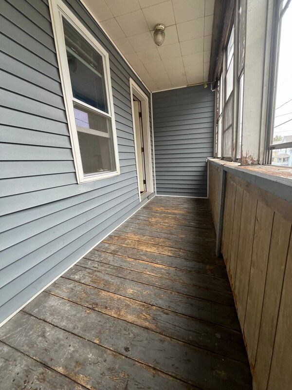 Foto del edificio - 583 Rockingham St