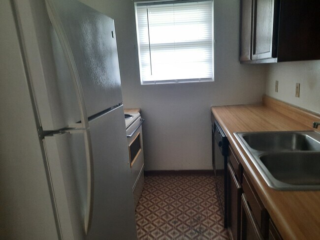 Foto del edificio - 733 N Webster St