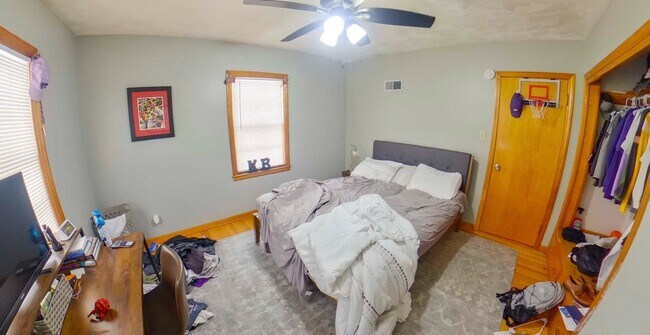 Building Photo - 3D Tour Available - Close to KSU Campus + Off-Street Parking + BIG Rooms + Washer & Dryer Include...