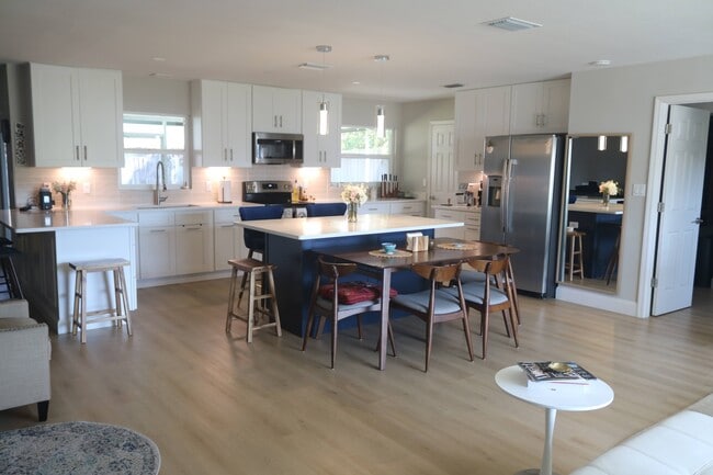 Building Photo - 5417 Ferrol Dr