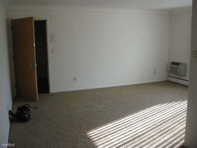 Foto del edificio - 22800 Greater Mack Ave