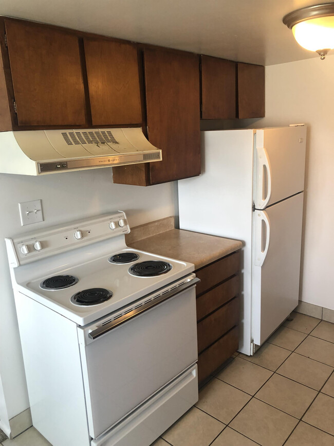 Building Photo - 1573 S 800 E