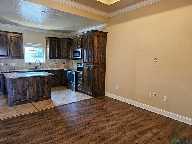 Foto del edificio - 209 Almond Tree Ln