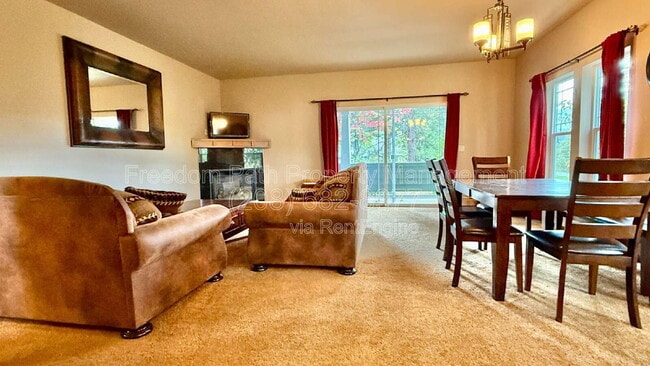 Building Photo - 406 Lundblad Pl