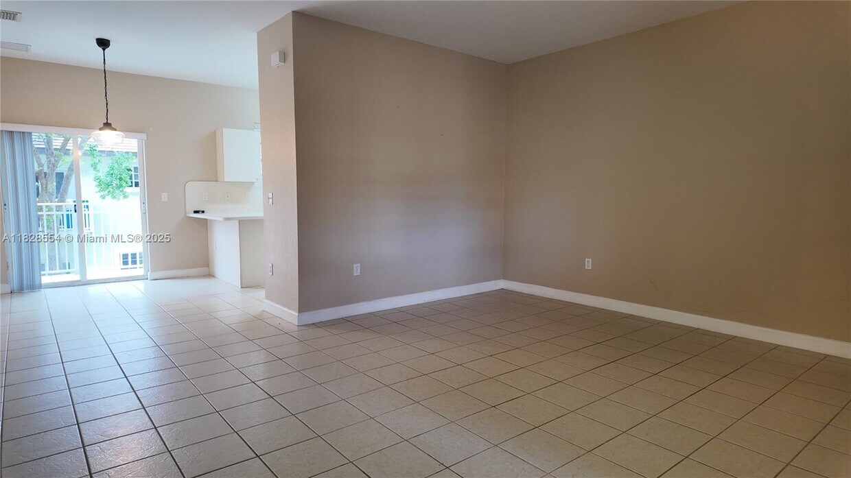 Foto principal - 374 NE 27th Ave