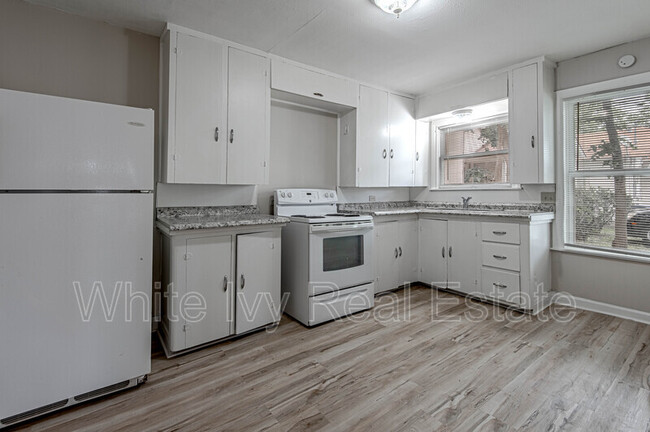Foto del edificio - 1312 16th St