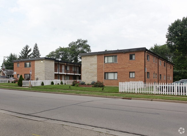 Building - 306-314 Wilson Ave