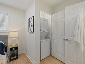 Building Photo - 1309 Hudson Ave