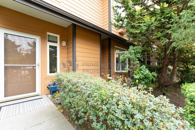 Foto del edificio - 1515 E Yesler Wy