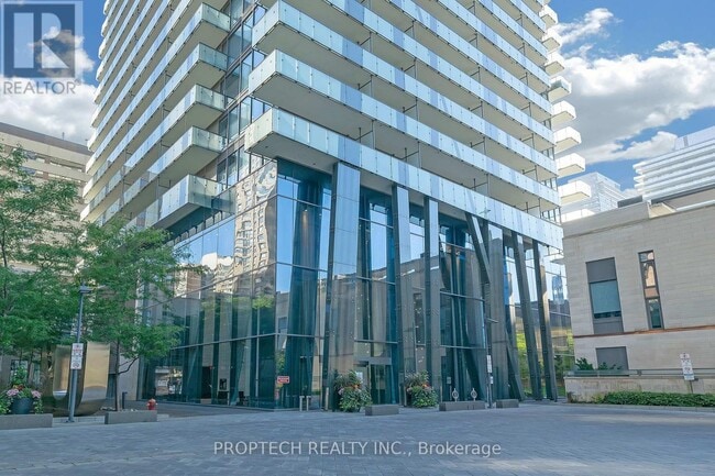 Building Photo - 1080-1080 Bay St.