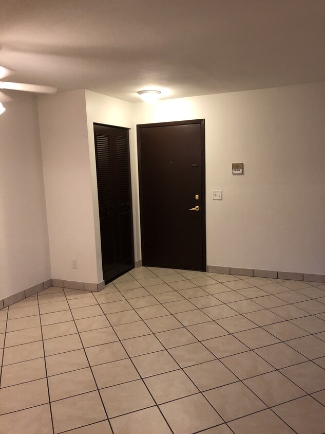 229 Market E St Unit 1, Burlington, WI 53105 Apartments in Burlington